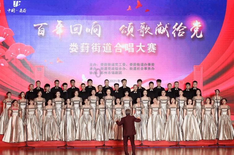 美女挑战吃1大盆螺蛳粉,喝了一口汤后,网友“怒斥”:我们不傻